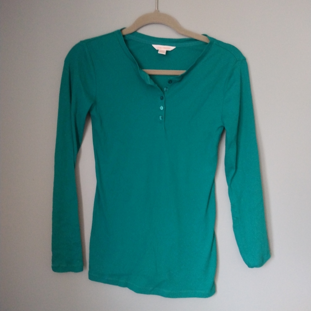 Green / Teal Colored Long Sleeve T-Shirt with front Buttons